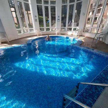 Aparthotel Pine Forest 4*