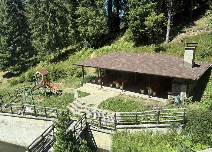 Pine Forest Aparthotel 3*