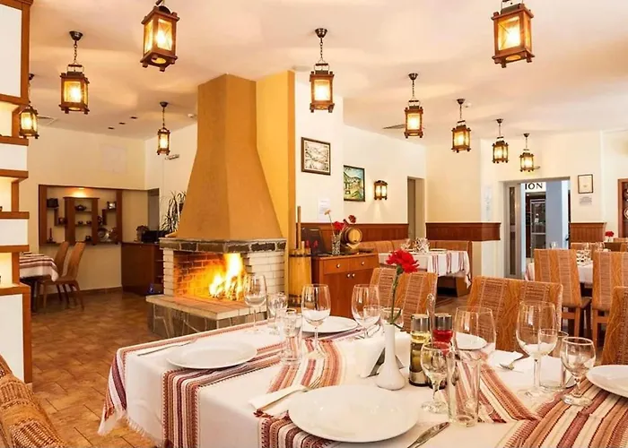 Pine Forest Aparthotel 3*