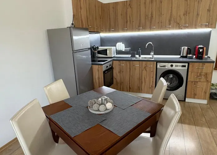 Aparthotel Pine Forest 3*